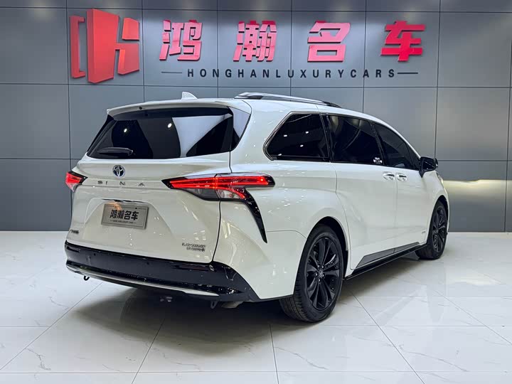 Фото 4 - Toyota Sienna