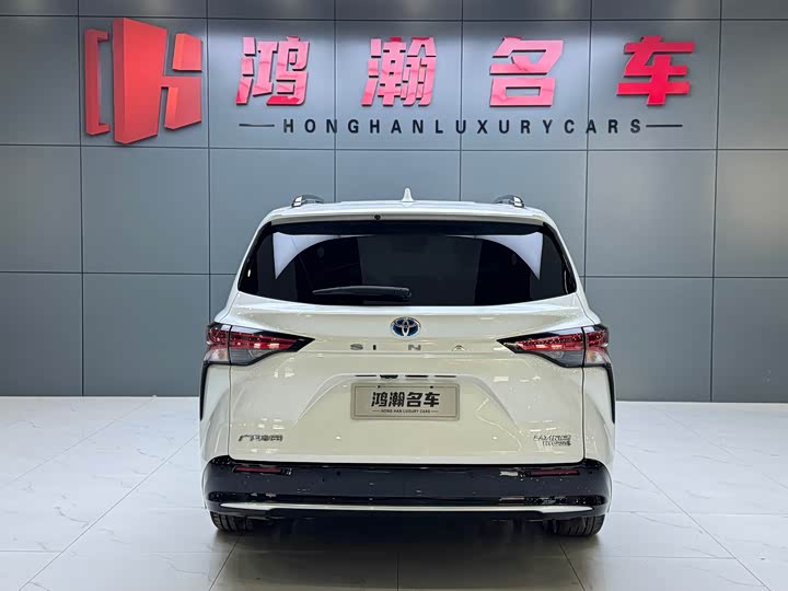 Фото 5 - Toyota Sienna