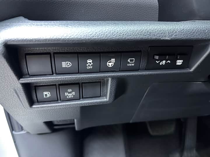 Фото 9 - Toyota Sienna