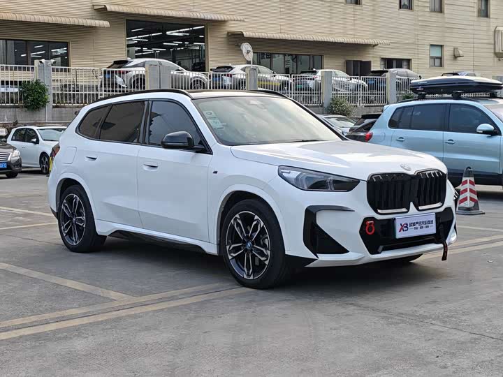 Фото 3 - BMW iX1