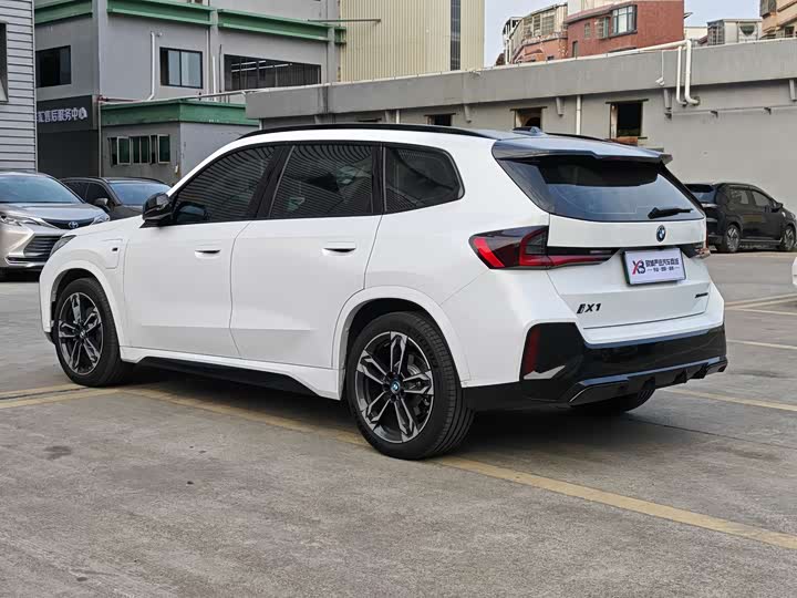 Фото 6 - BMW iX1