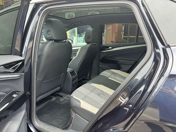 Photo 8 - Volkswagen ID.4 Crozz