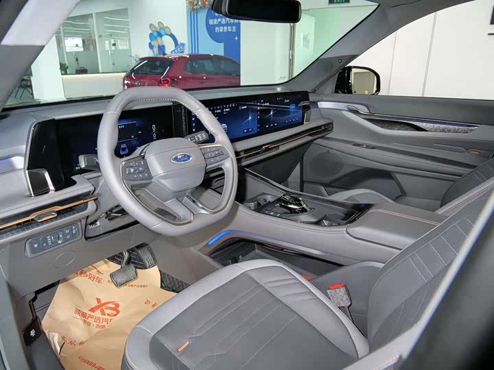 Фото 7 - Ford Edge