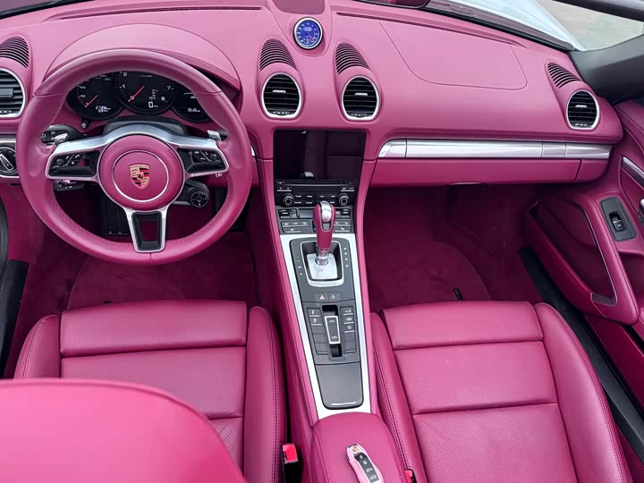 Photo 5 - Porsche 718