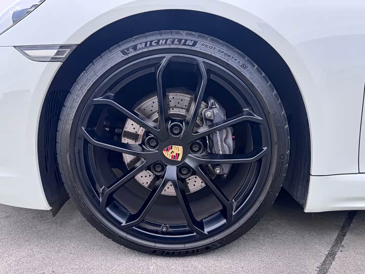 Photo 8 - Porsche 718