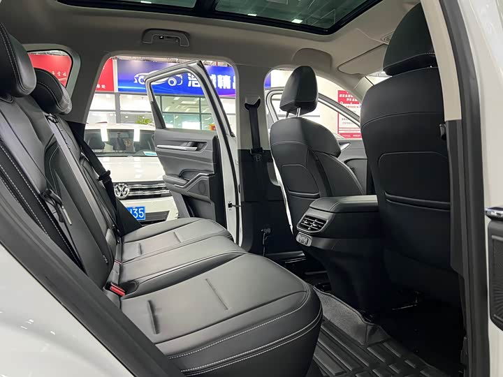 Фото 8 - Haval H6