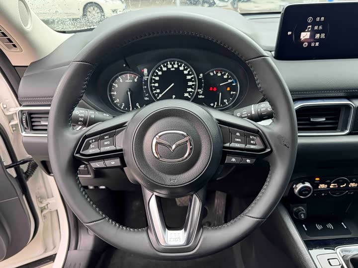 Фото 8 - Mazda CX-5