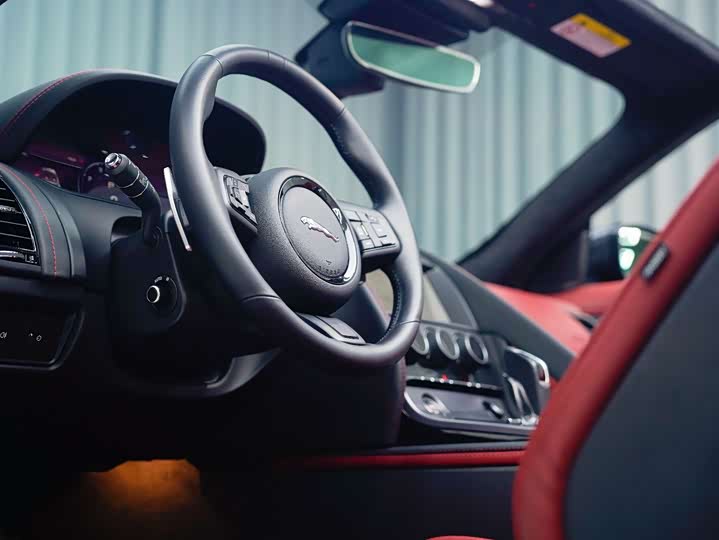 Фото 4 - Jaguar F-Type