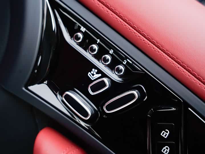 Фото 8 - Jaguar F-Type