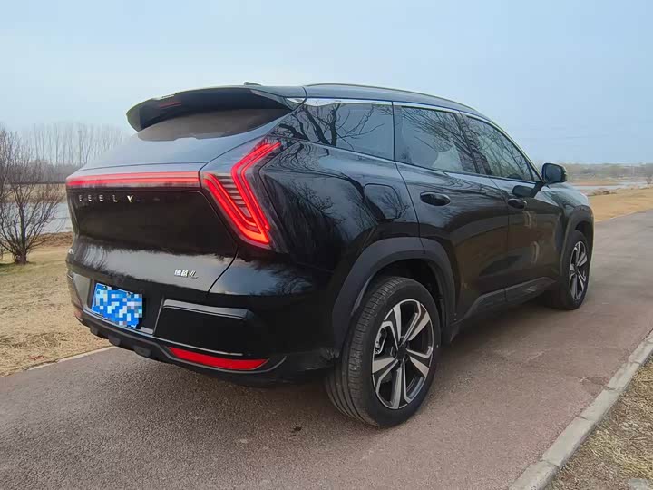 Фото 7 - Geely Atlas L