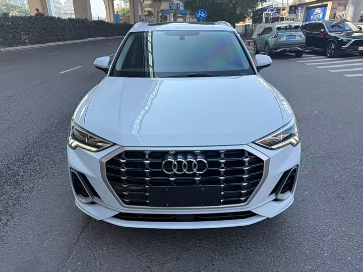 Фото 3 - Audi Q3