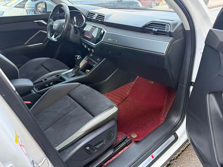 Фото 4 - Audi Q3