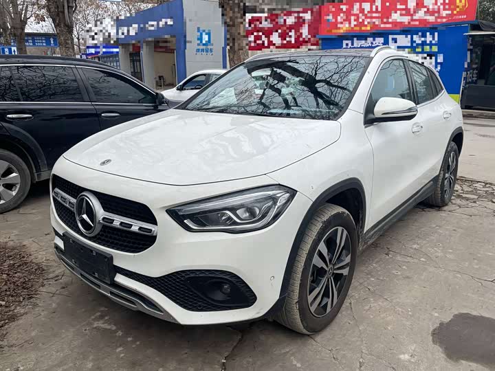 Фото 1 - Mercedes-Benz GLA-Class