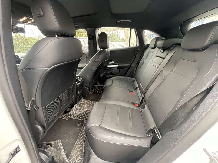 Фото 7 - Mercedes-Benz GLA-Class