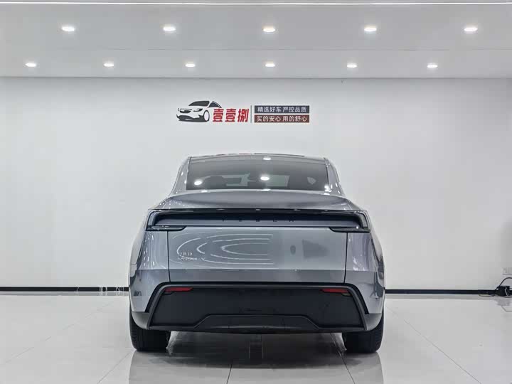 Photo 2 - Tesla Model Y