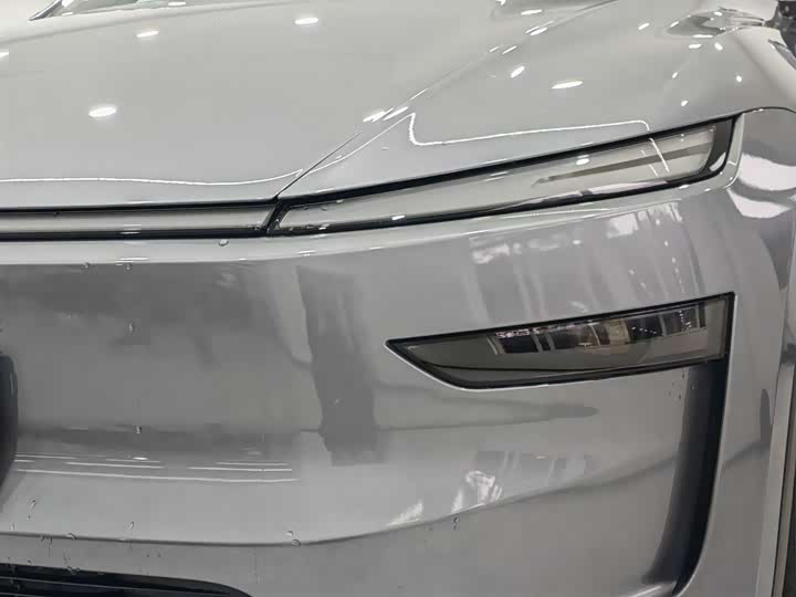 Photo 4 - Tesla Model Y