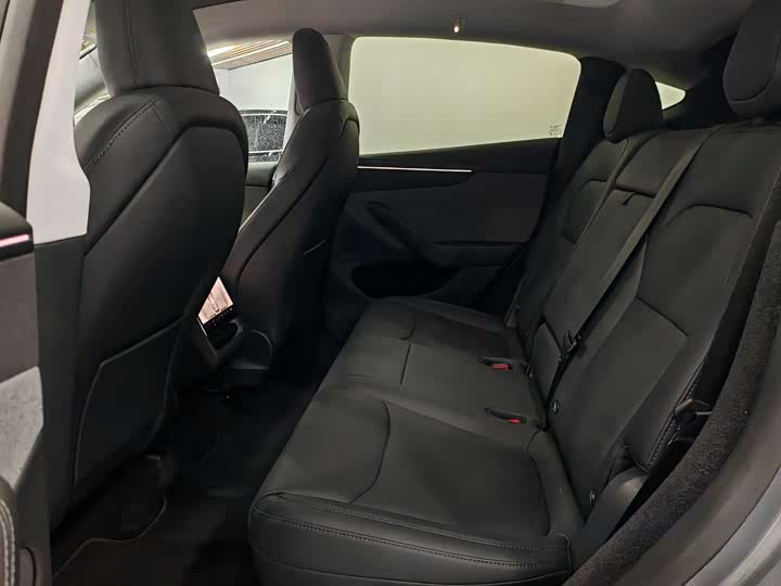 Photo 8 - Tesla Model Y