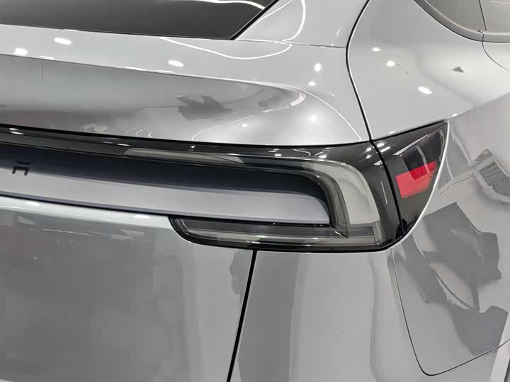 Photo 9 - Tesla Model Y