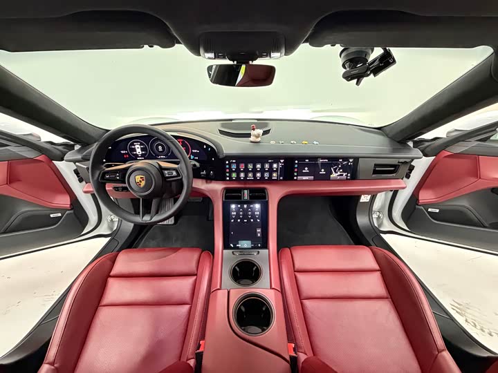 Photo 5 - Porsche Taycan