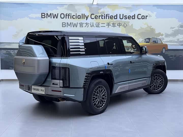 Photo 4 - BYD Yangwang U8