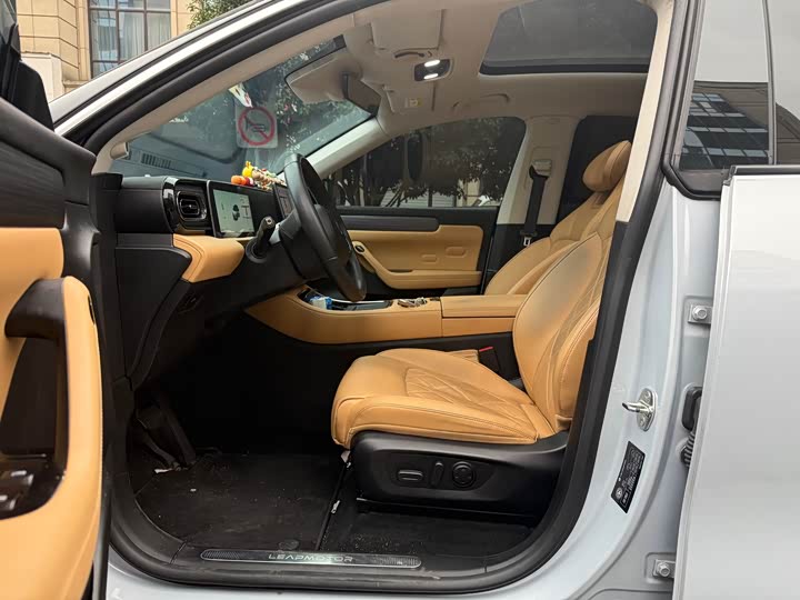 Photo 3 - Leapmotor C11