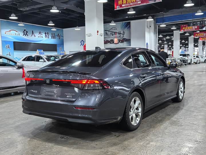 Photo 5 - Honda Accord