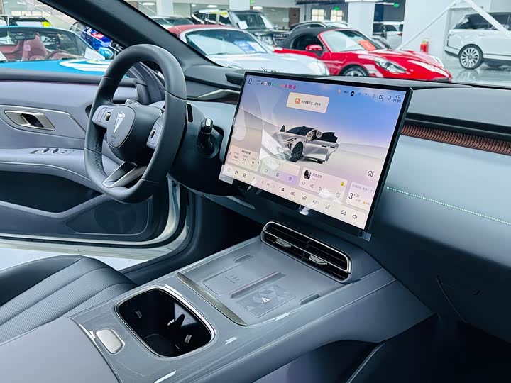 Фото 7 - Changan Deepal L06