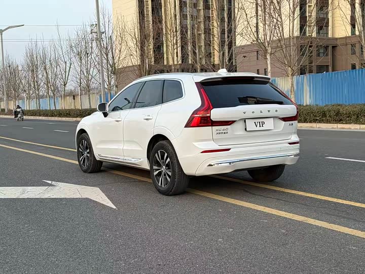 Фото 7 - Volvo XC60