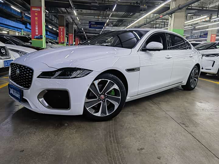 Фото 1 - Jaguar XF L