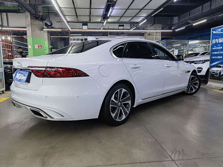 Фото 4 - Jaguar XF L