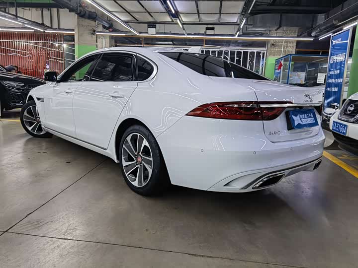 Фото 6 - Jaguar XF L