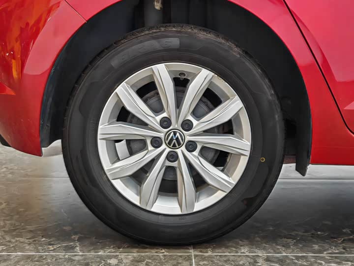 Фото 9 - Volkswagen Polo