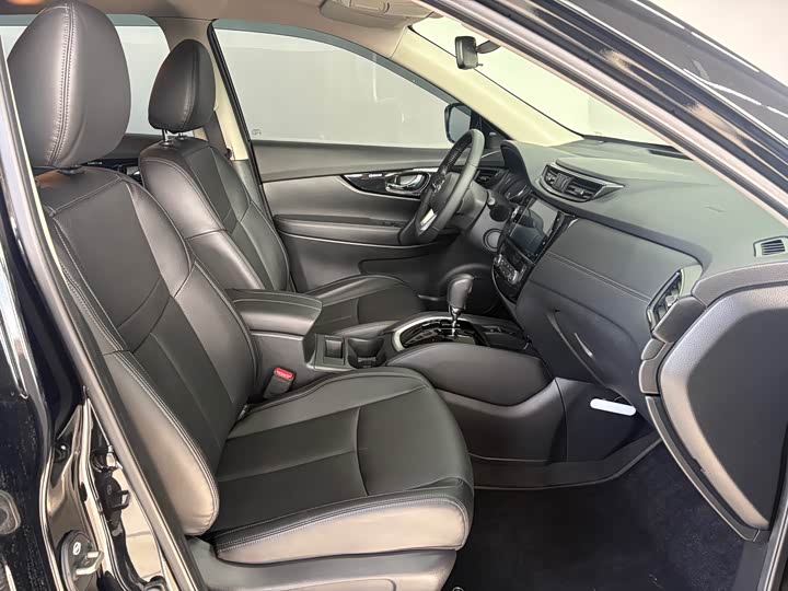 Фото 5 - Nissan X-Trail