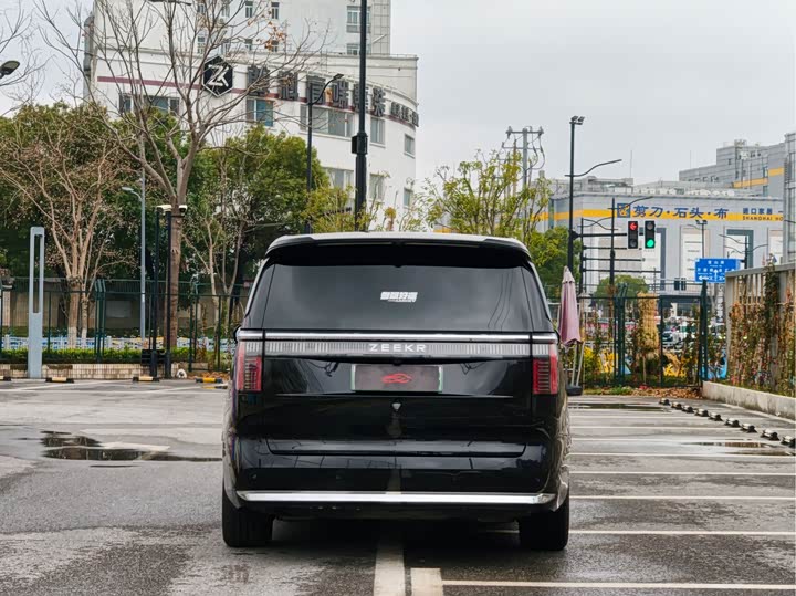 Фото 4 - Zeekr 009