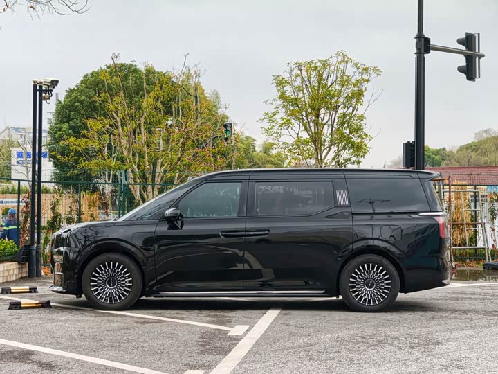 Фото 7 - Zeekr 009