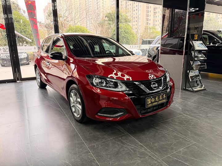 Фото 1 - Nissan Tiida