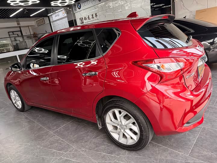 Фото 5 - Nissan Tiida