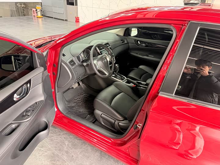 Фото 6 - Nissan Tiida