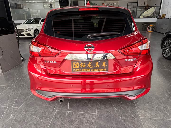 Фото 9 - Nissan Tiida