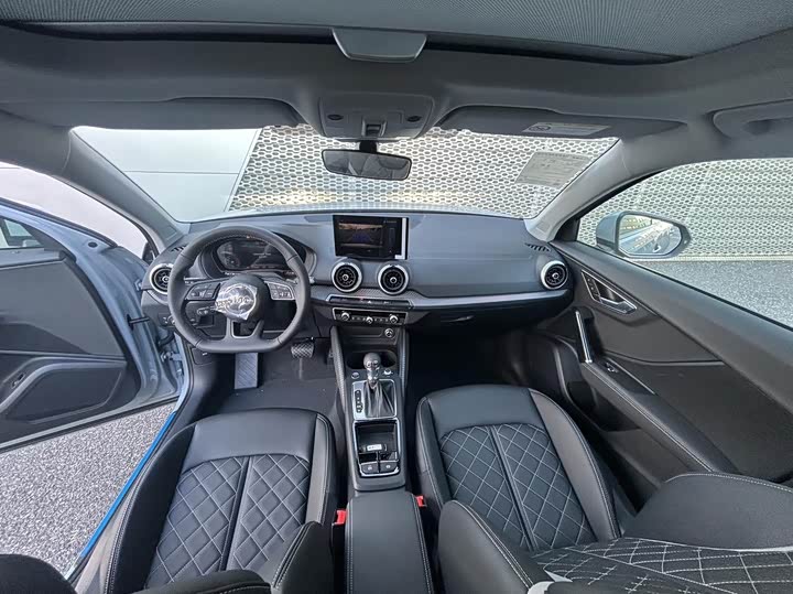 Фото 8 - Audi Q2L