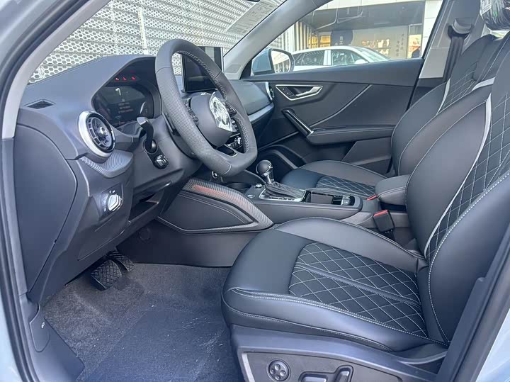 Фото 9 - Audi Q2L