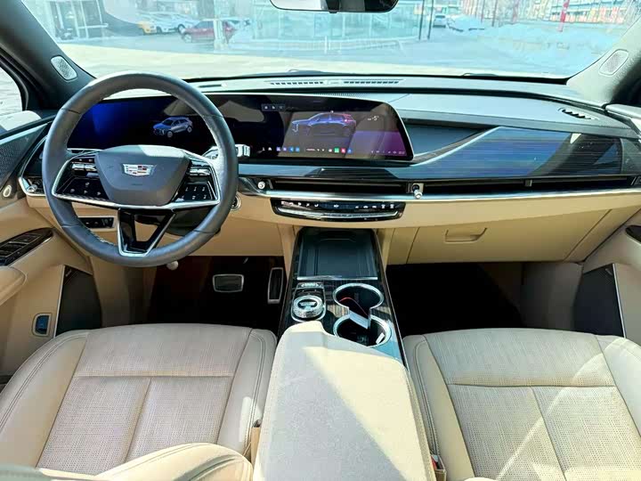 Фото 5 - Cadillac XT5