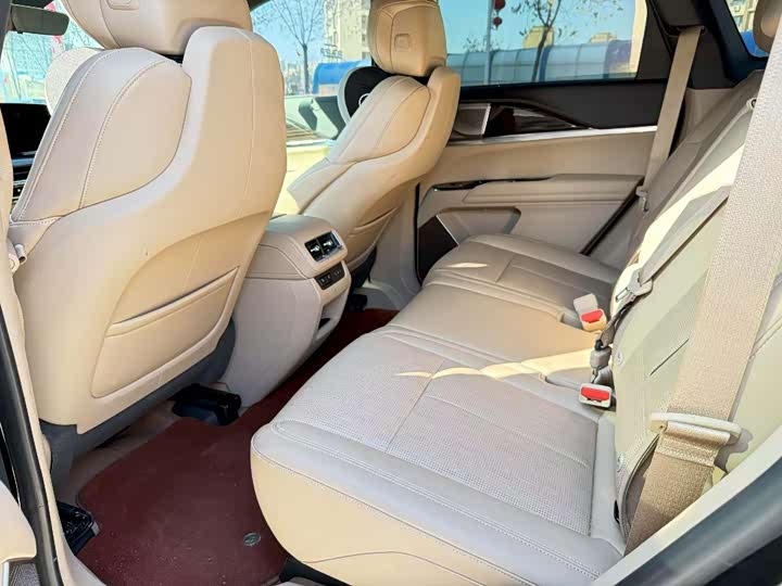 Фото 6 - Cadillac XT5