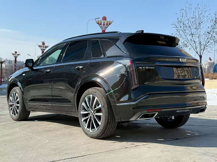 Фото 7 - Cadillac XT5