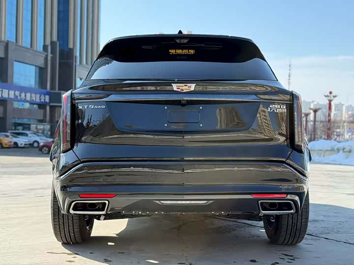 Фото 8 - Cadillac XT5