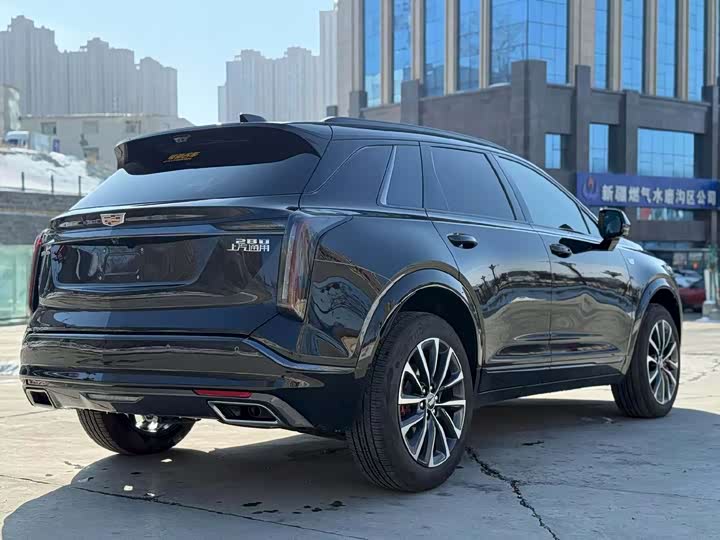 Фото 9 - Cadillac XT5