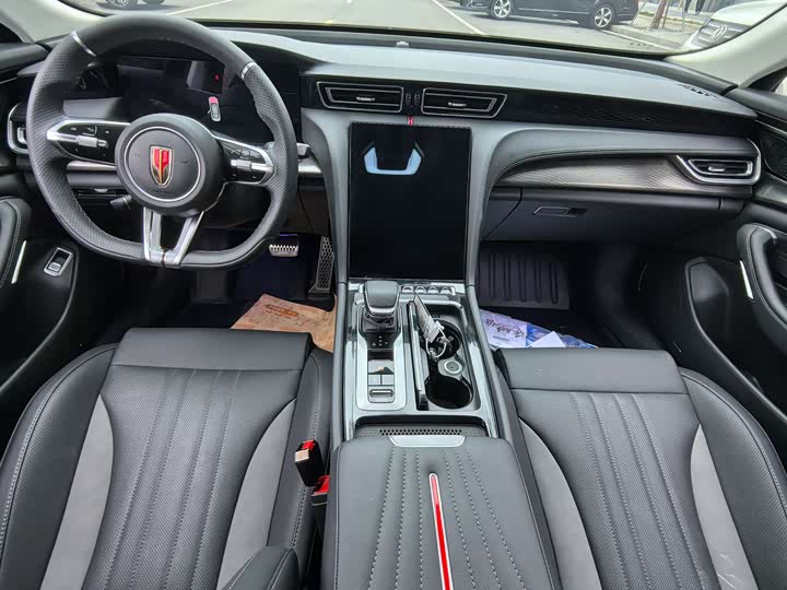 Фото 5 - Hongqi H6