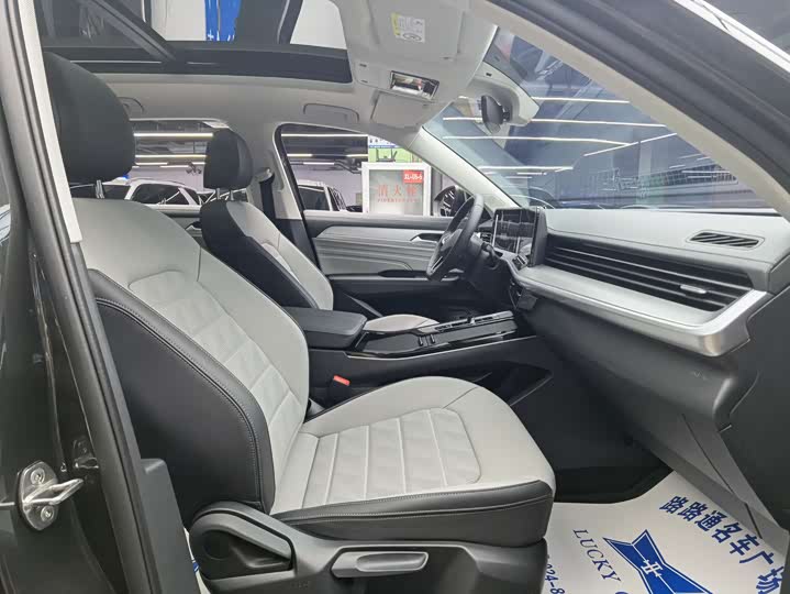 Фото 8 - Volkswagen Tavendor