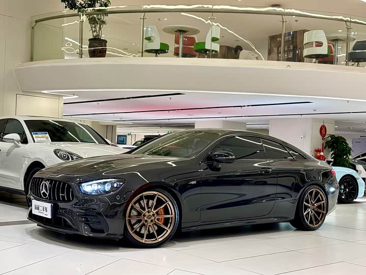 Фото 1 - Mercedes-Benz E-Class AMG