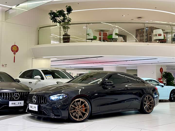 Фото 2 - Mercedes-Benz E-Class AMG